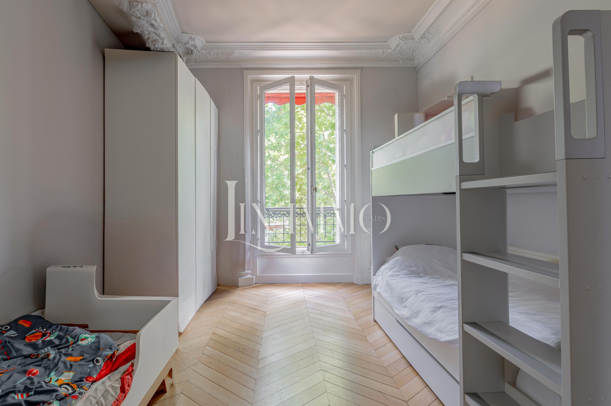 Dans un somptueux immeuble haussmannieN — photo 10