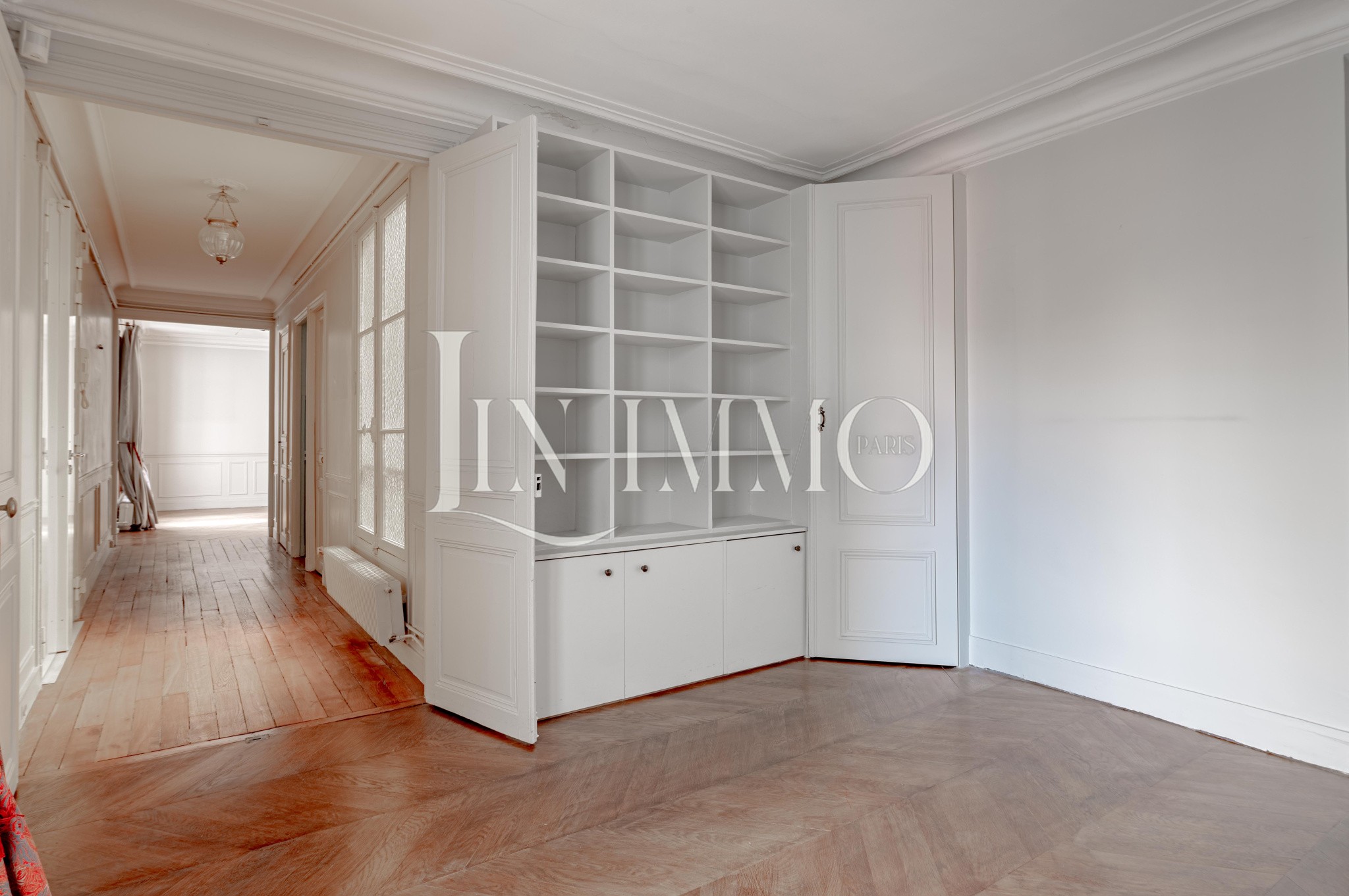 Charme et Élégance à 2 pas de la rue des martyrs    Appartement Haussmannien à Vendre — photo 7