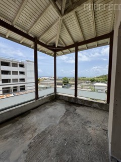 Bien immobilier à vendre à Le moule, 154 m² – photo 1 sur 10