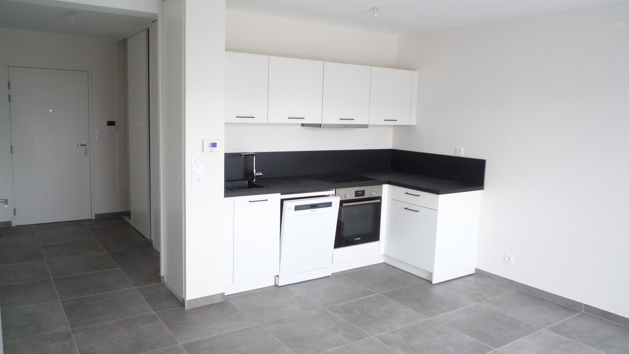 T2 - 42 m2 - St-Jean-de-la-Ruelle — photo 1