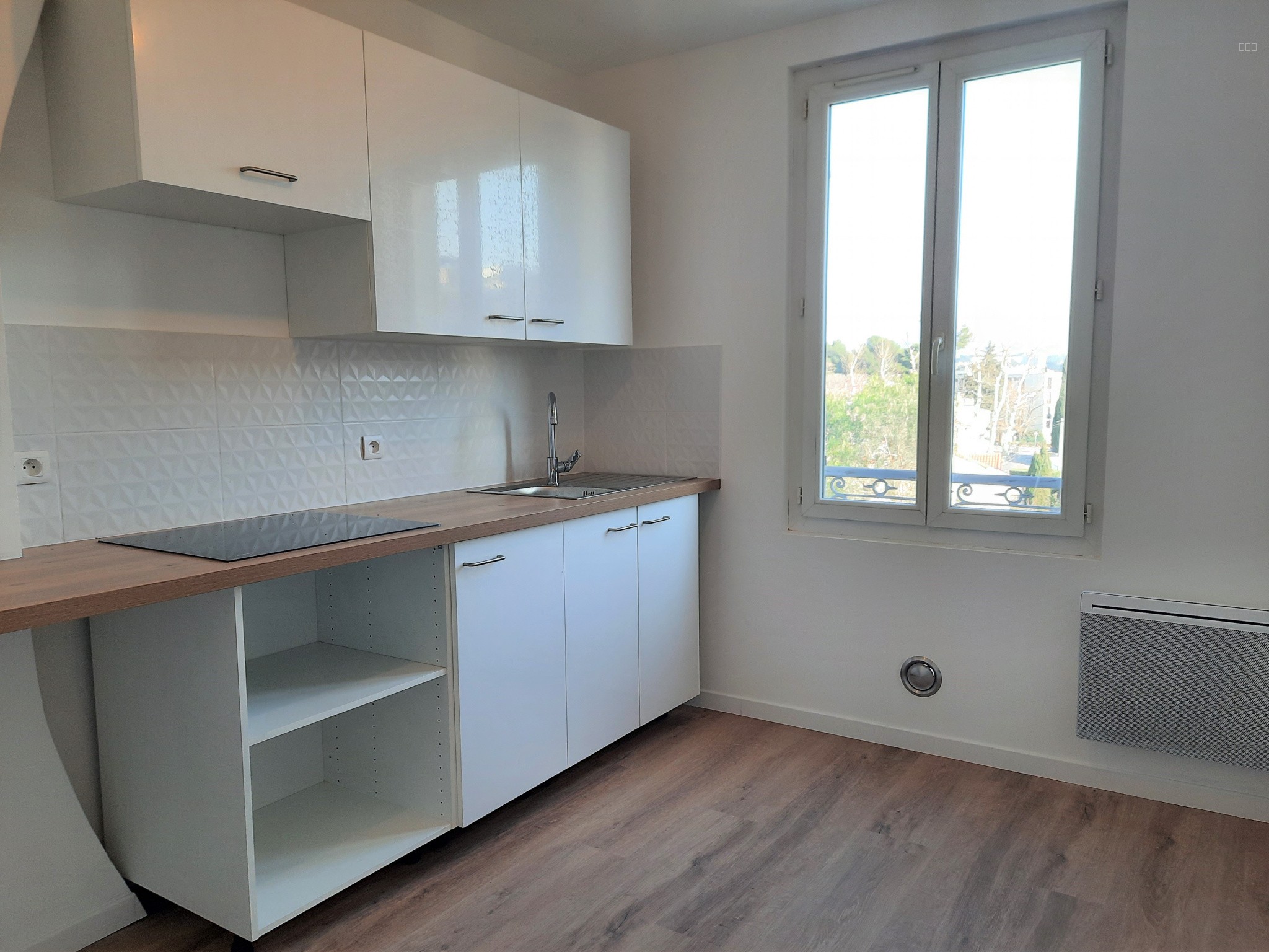 T1 REFAIT A NEUF 33.96M2 COEUR ST JEROME 13013 MARSEILLE — photo 5