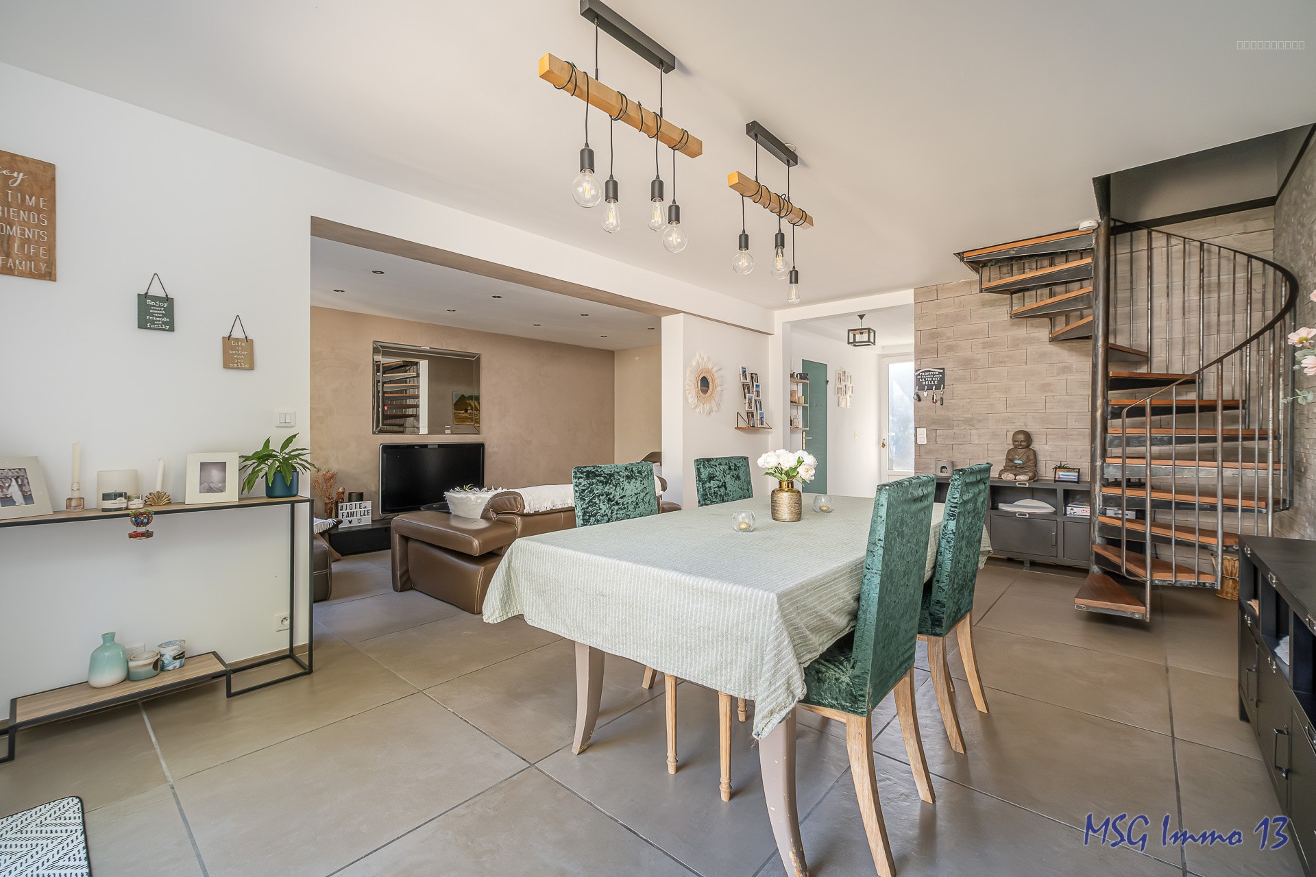 La Parade Haute Villa T5 Garage Piscine 13013 Marseille — photo 9