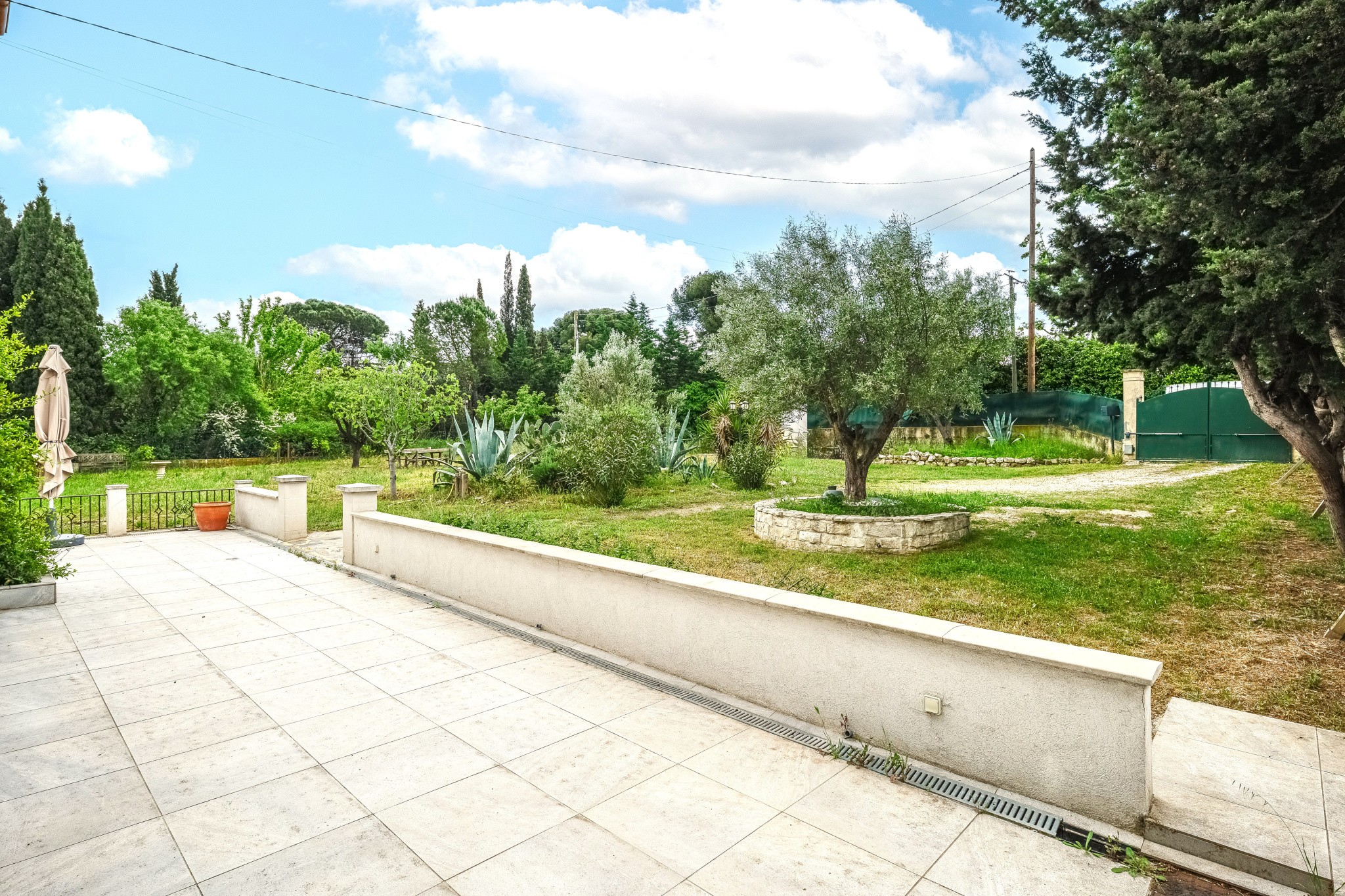 Villa rénovée T4 114m2 sur 1756m2 de terrain Saint Mitre prche Château-Gombert 13013 Marseille — photo 3