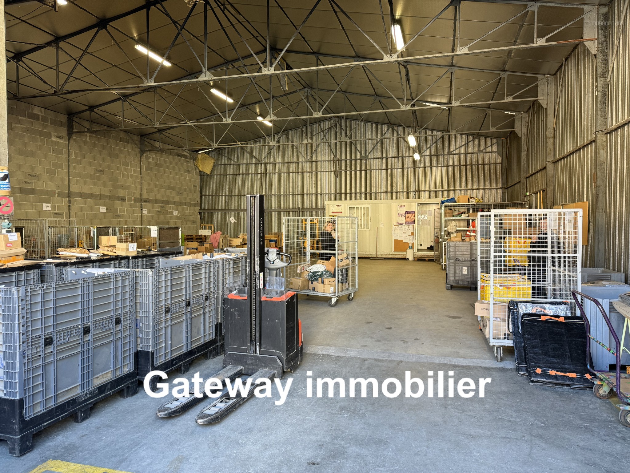Entrepôt à louer à Issoire, 337 m² – photo 1 sur 7