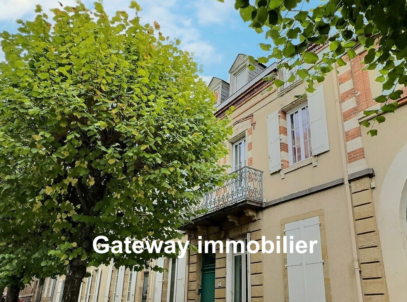 Maison à vendre à Moulins, 17 m², 10 pièces – photo 1 sur 16