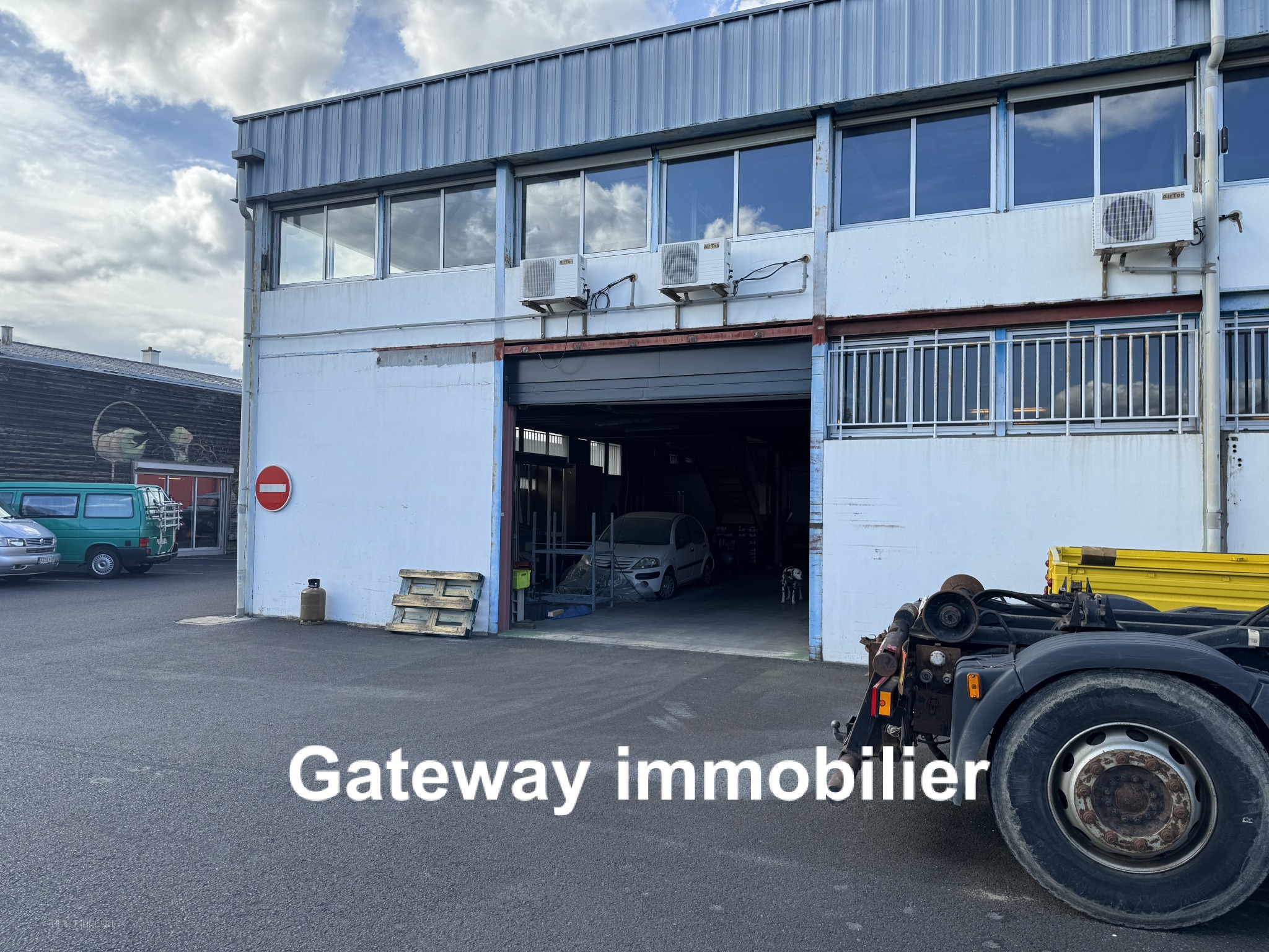 Bien immobilier à louer à Clermont ferrand, 325 m² – photo 2 sur 6