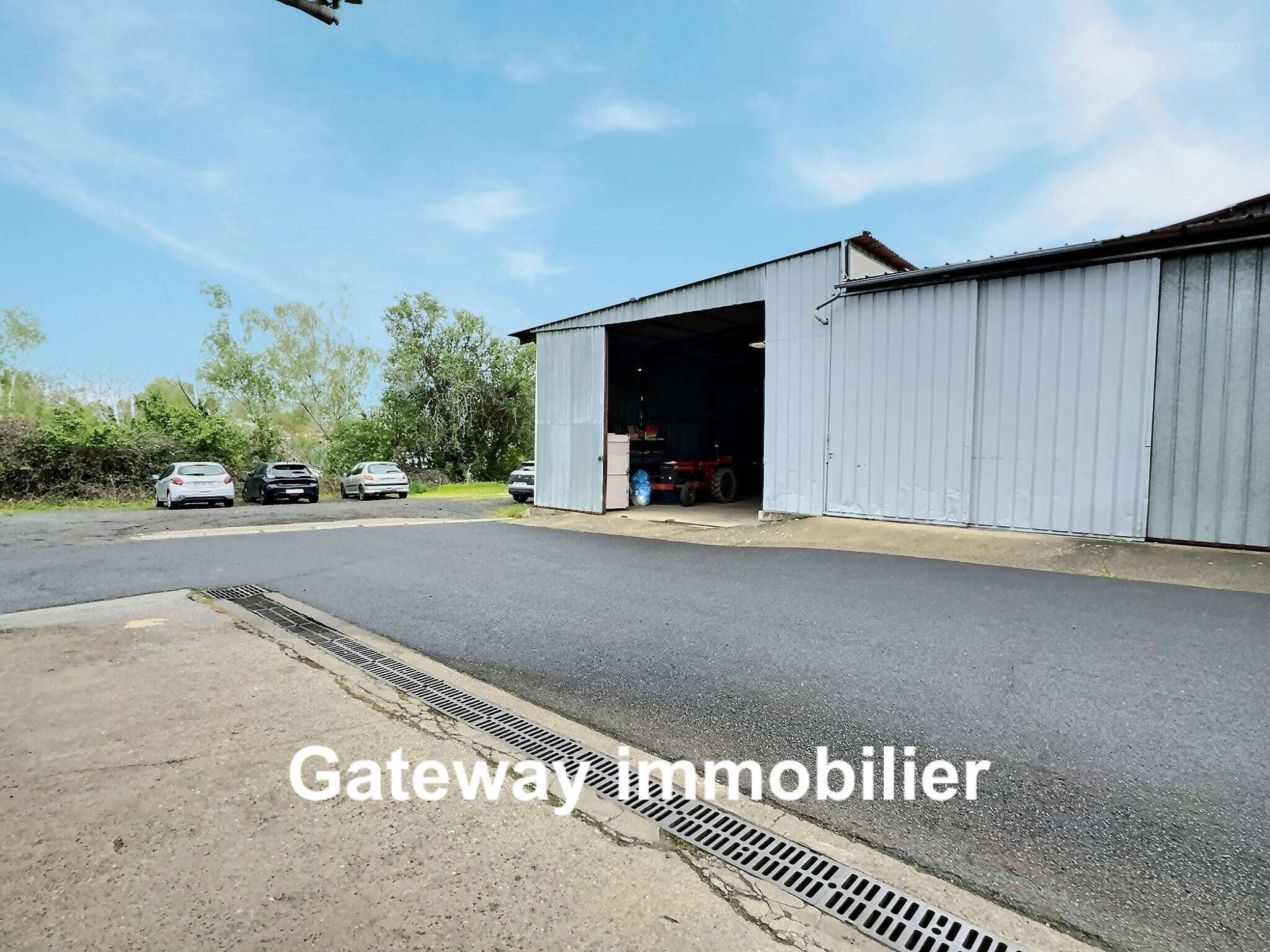 Entrepôt à louer à Issoire, 156 m² – photo 1 sur 5