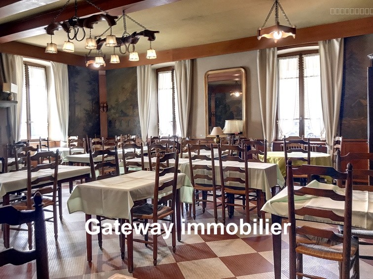 Bien immobilier à vendre à Vertolaye, 924 m² – photo 3 sur 15