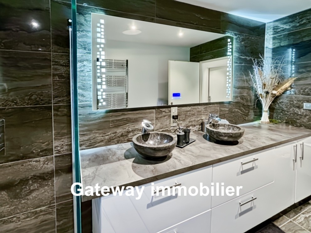 Appartement à vendre à Clermont ferrand, 664 m², 4 pièces – photo 1 sur 12