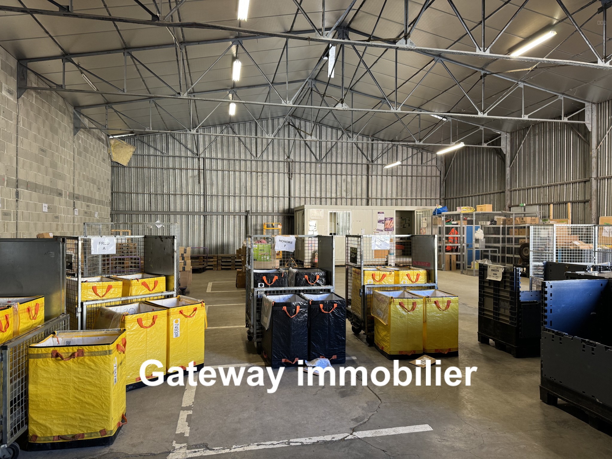 Entrepôt à louer à Issoire, 337 m² – photo 3 sur 7