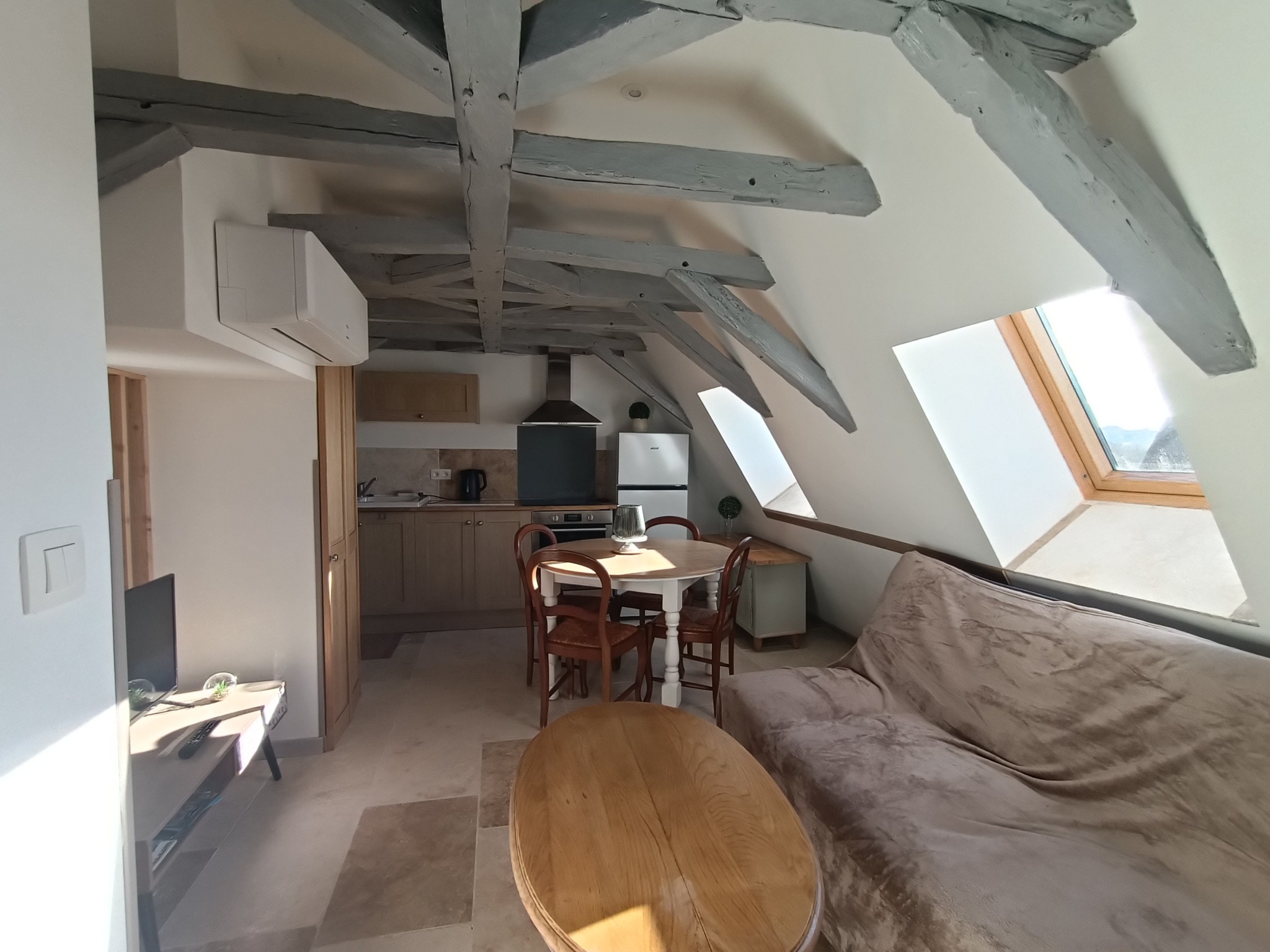 Appartement à louer à Le bugue, 898 m², 2 pièces – photo 2 sur 6