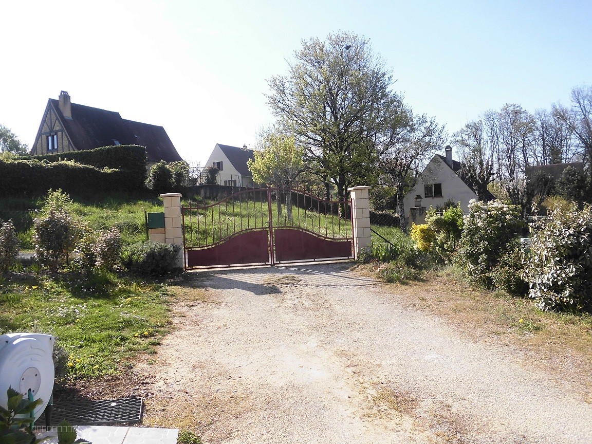 à   100 metres centre village tout commerces — photo 8