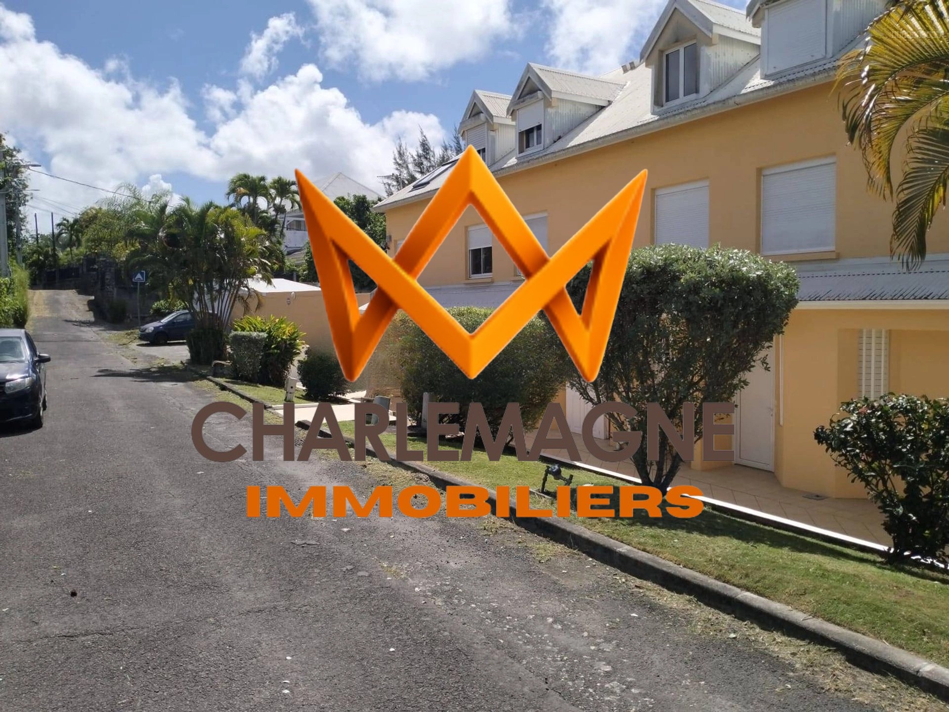 Bien immobilier à vendre à Le gosier, 95 m², 5 pièces – photo 1 sur 12