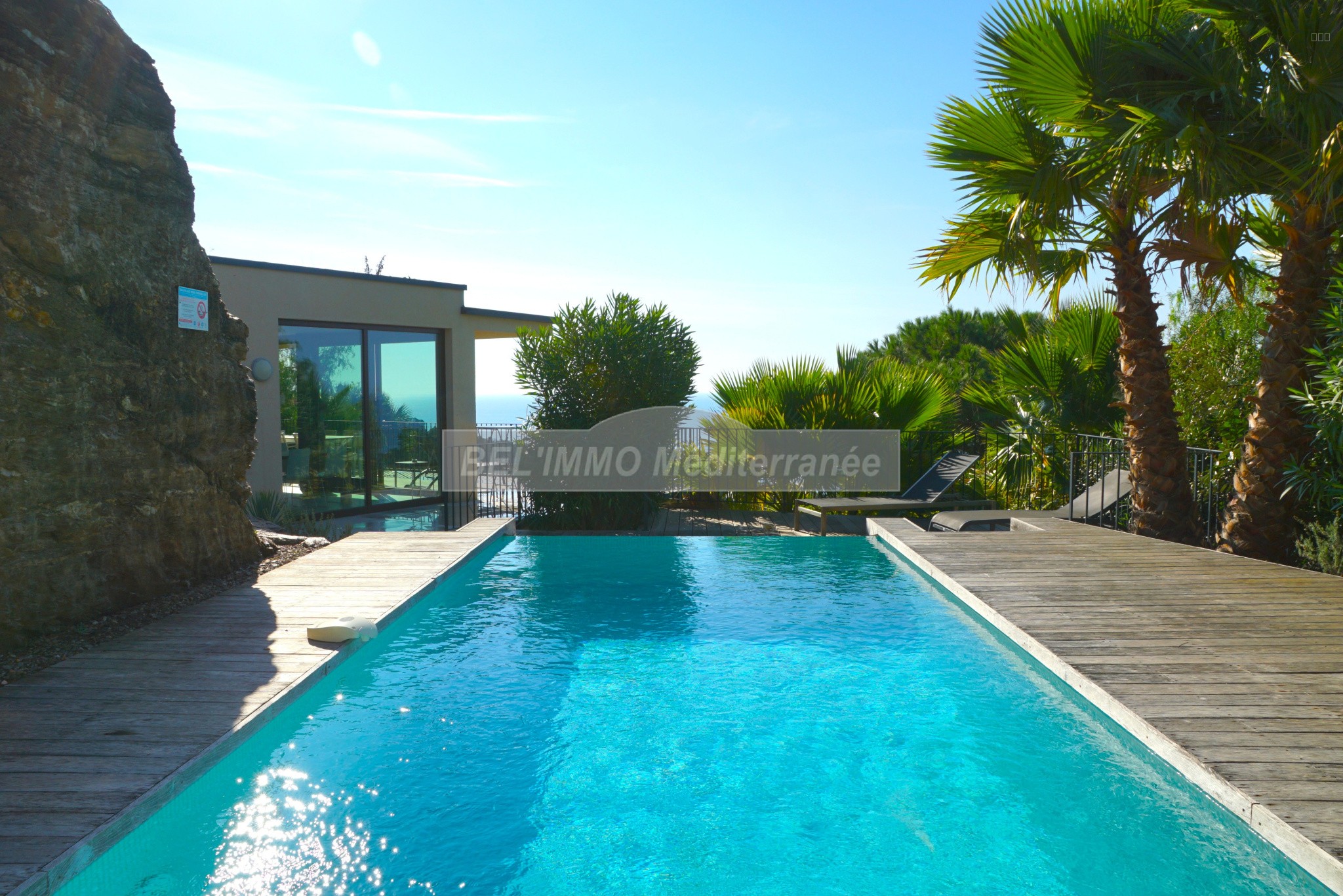 Villa à vendre à Rayol canadel sur mer, 300 m², 10 pièces – photo 1 sur 20