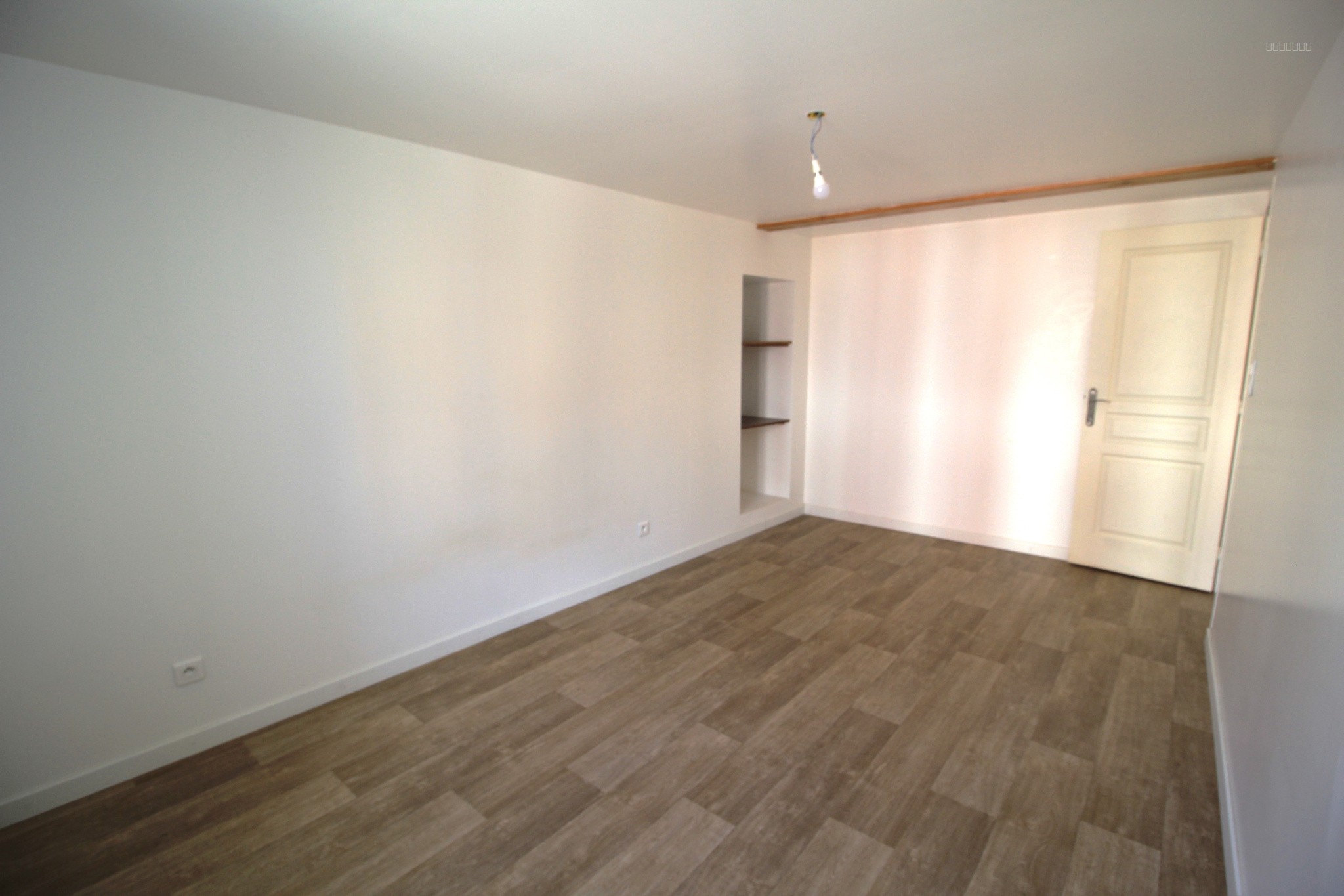 MAISON ET SES DEPENDANCES — photo 7