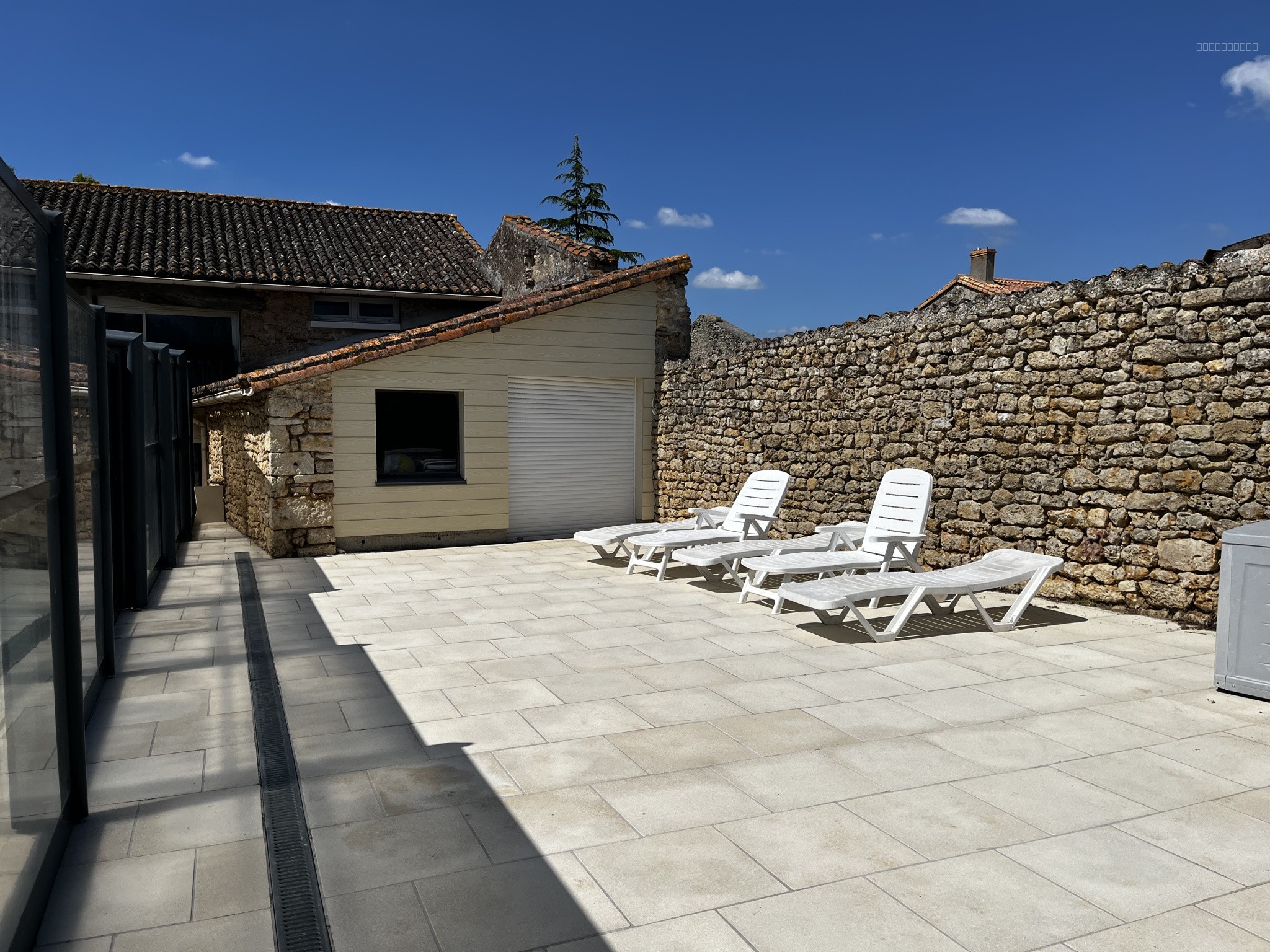 EXCLUSIVITE Propriété avec piscine, jardin et rivière — photo 15