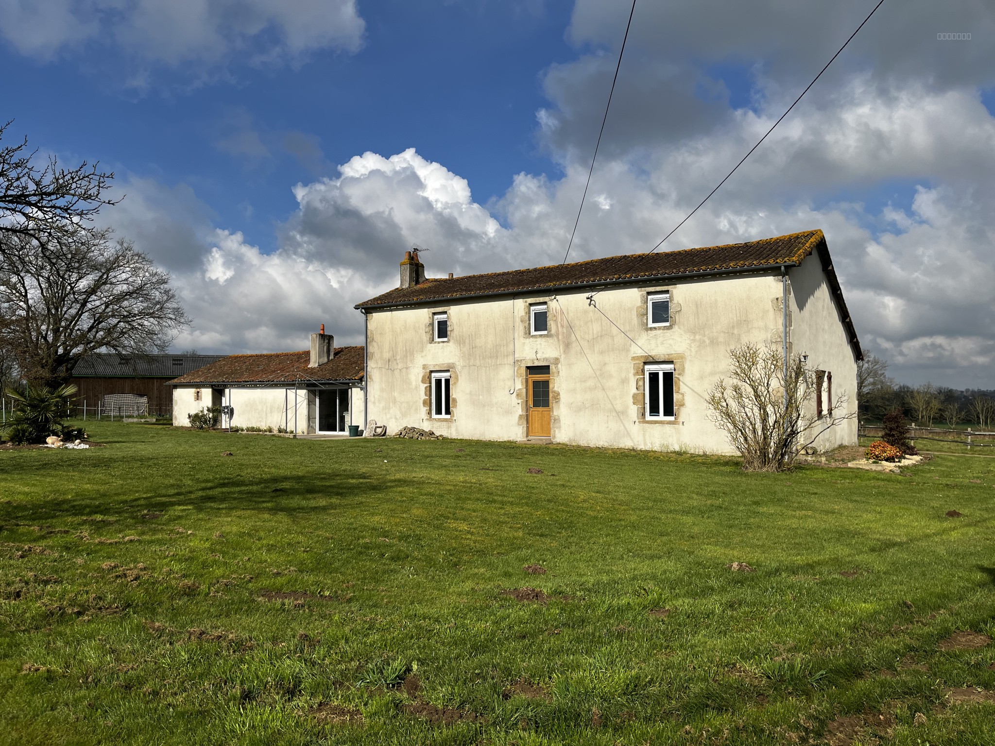 Bien immobilier à vendre à La chapelle st laurent, 101 m², 4 pièces – photo 1 sur 16