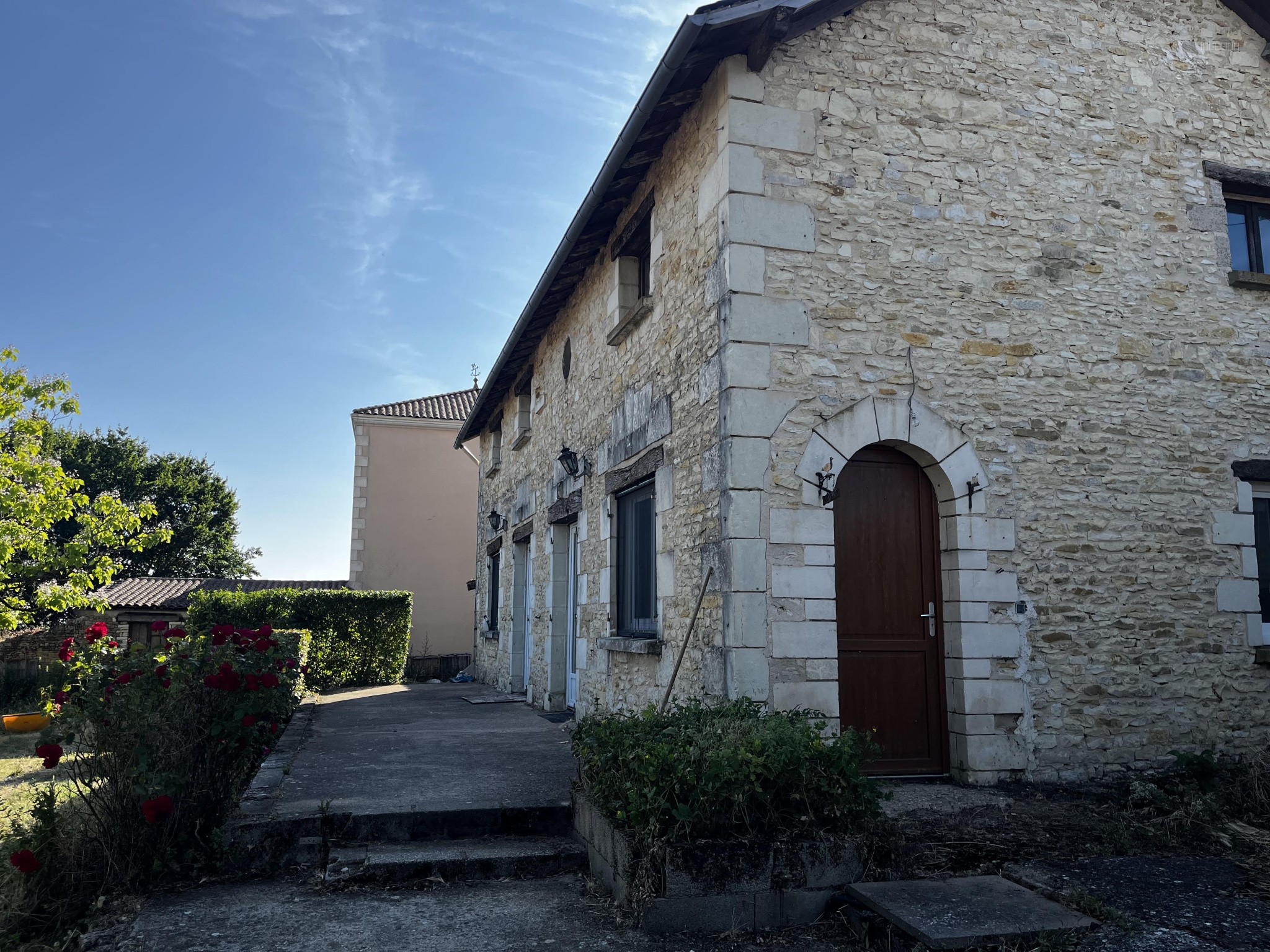 Maison à vendre à Mirebeau, 19 m², 5 pièces – photo 1 sur 12