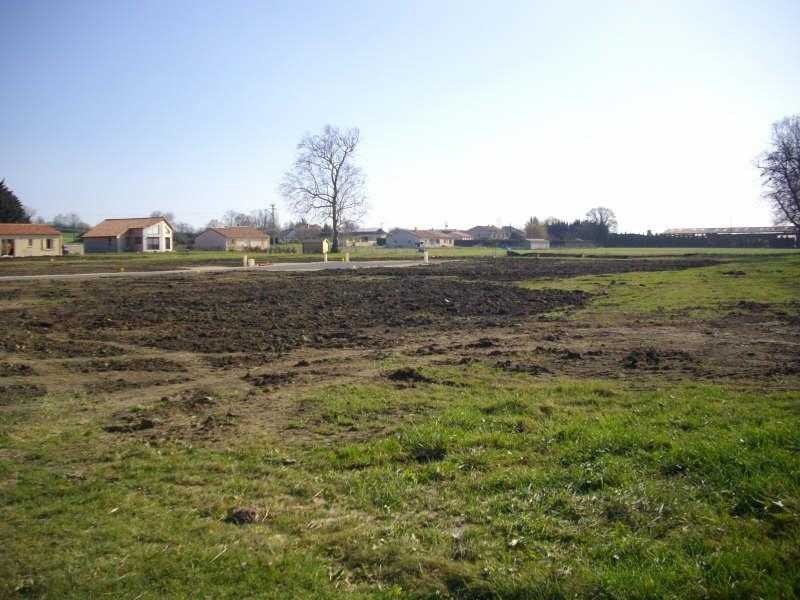 Terrain à vendre à Chouppes, 890 m² – photo 2 sur 3