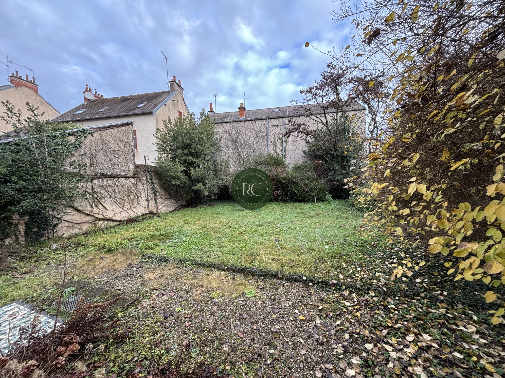 Maison à vendre à Dijon, 309 m², 10 pièces – photo 1 sur 9
