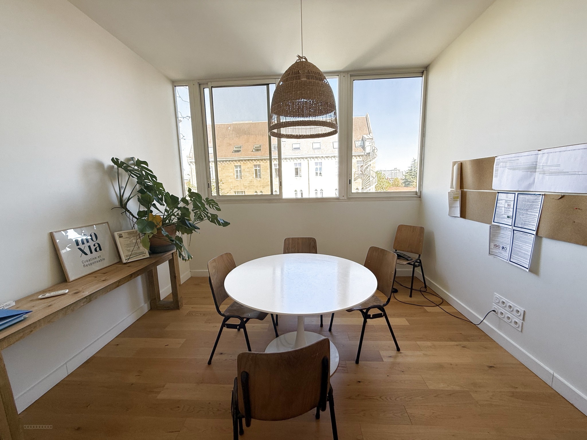 Bureau à vendre à Bordeaux, 454 m², 5 pièces – photo 2 sur 7