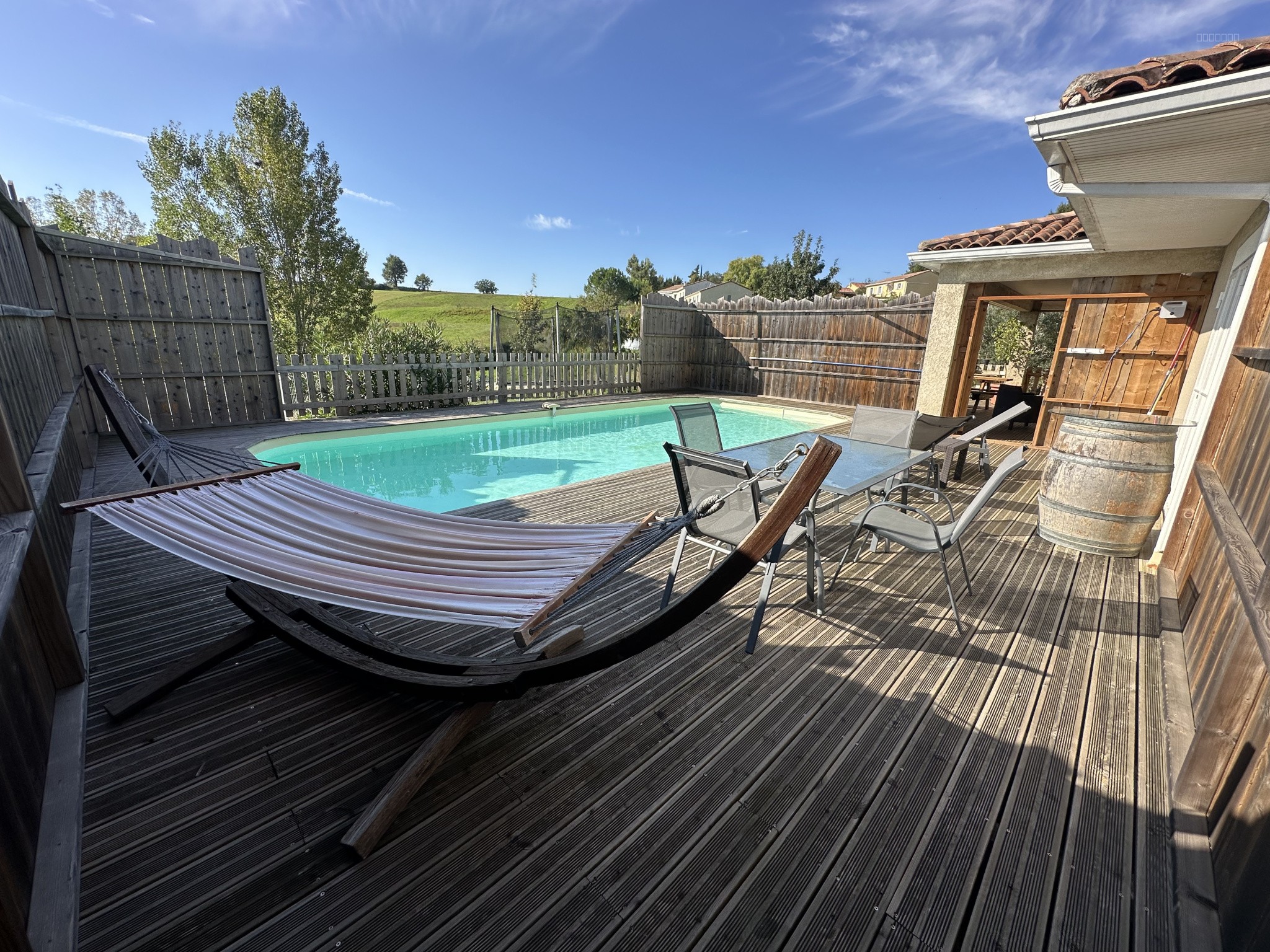 Maison contemporaine avec un grand atelier — photo 17