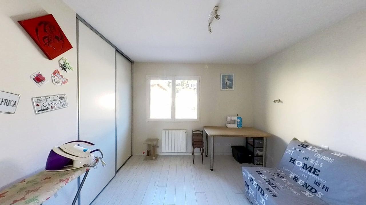 Maison contemporaine avec un grand atelier — photo 8