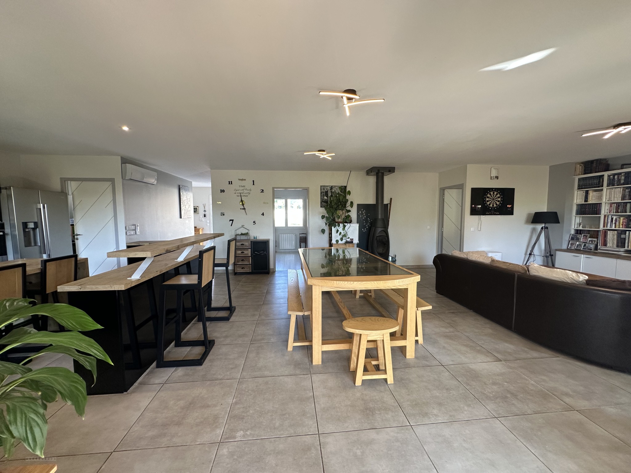 Maison contemporaine avec un grand atelier — photo 2
