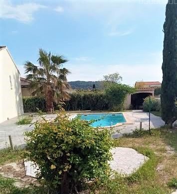 Villa à vendre à Clarensac, 30,42 m², 4 pièces – photo 1 sur 12