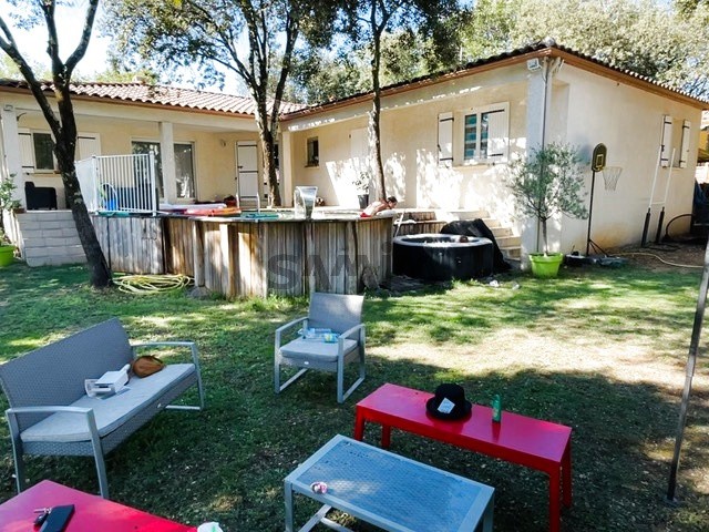 Villa à vendre à Quissac, 1 320 m², 5 pièces – photo 1 sur 14