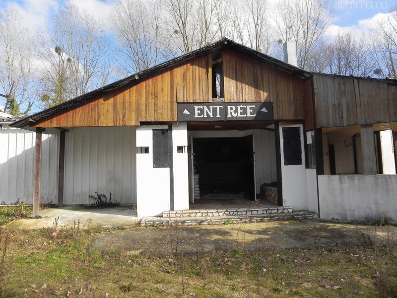 Local commercial à vendre à Beaumont en veron, 300 m² – photo 1 sur 3