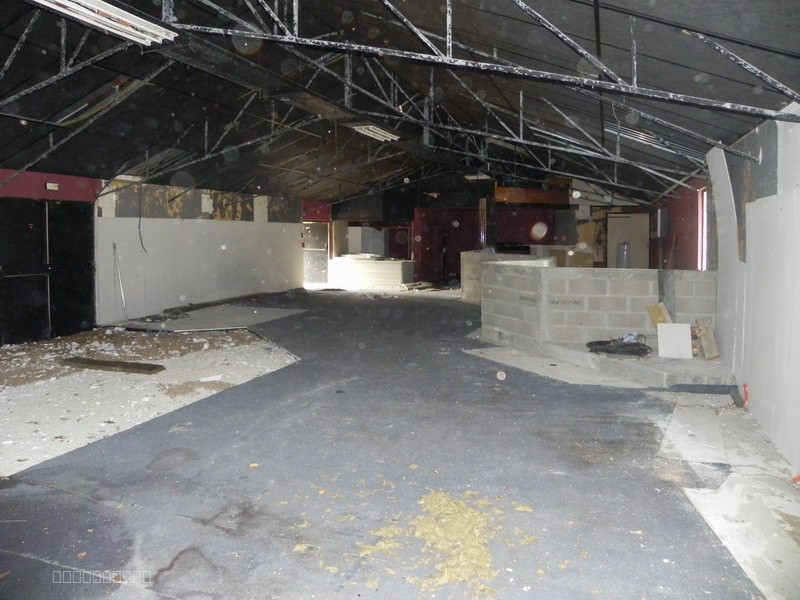 Local commercial à vendre à Beaumont en veron, 300 m² – photo 2 sur 3