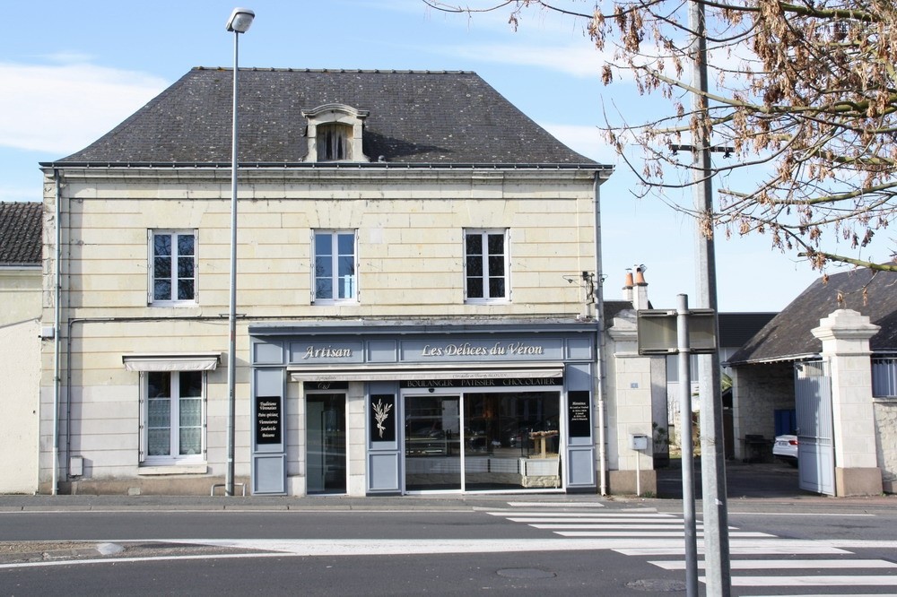 Local commercial à vendre à Beaumont en veron, 30 m², 5 pièces – photo 1 sur 13