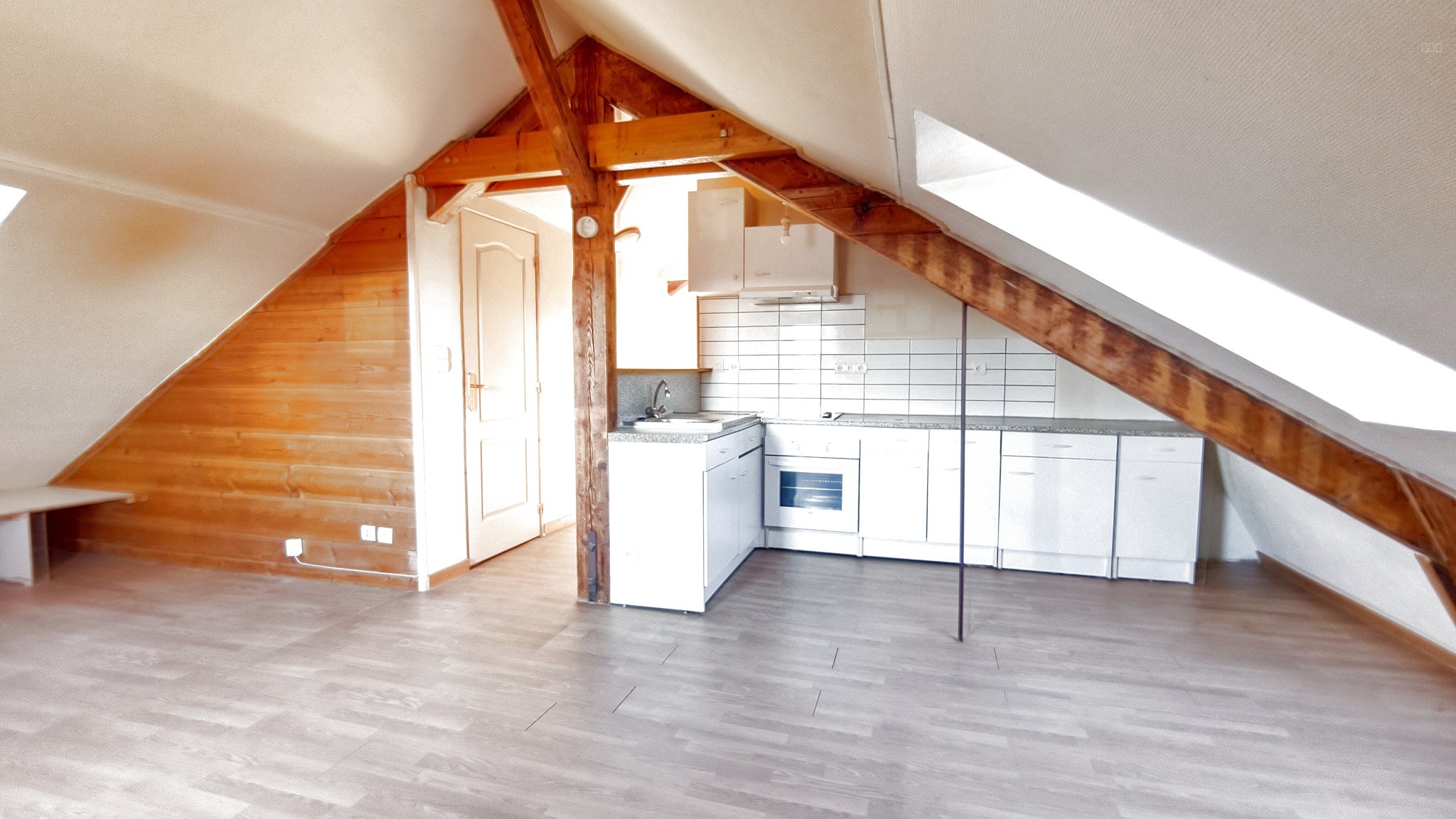 Appartement à vendre à Besancon, 315 m², 3 pièces – photo 1 sur 9