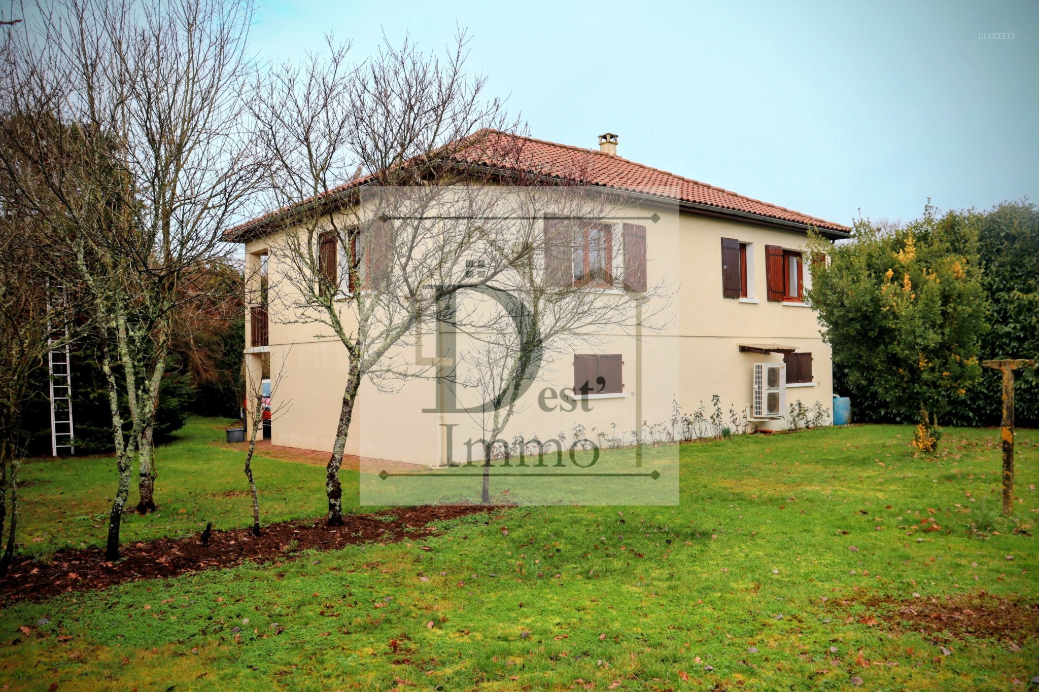 Maison à vendre à Chassenon, 105 m², 4 pièces – photo 1 sur 14