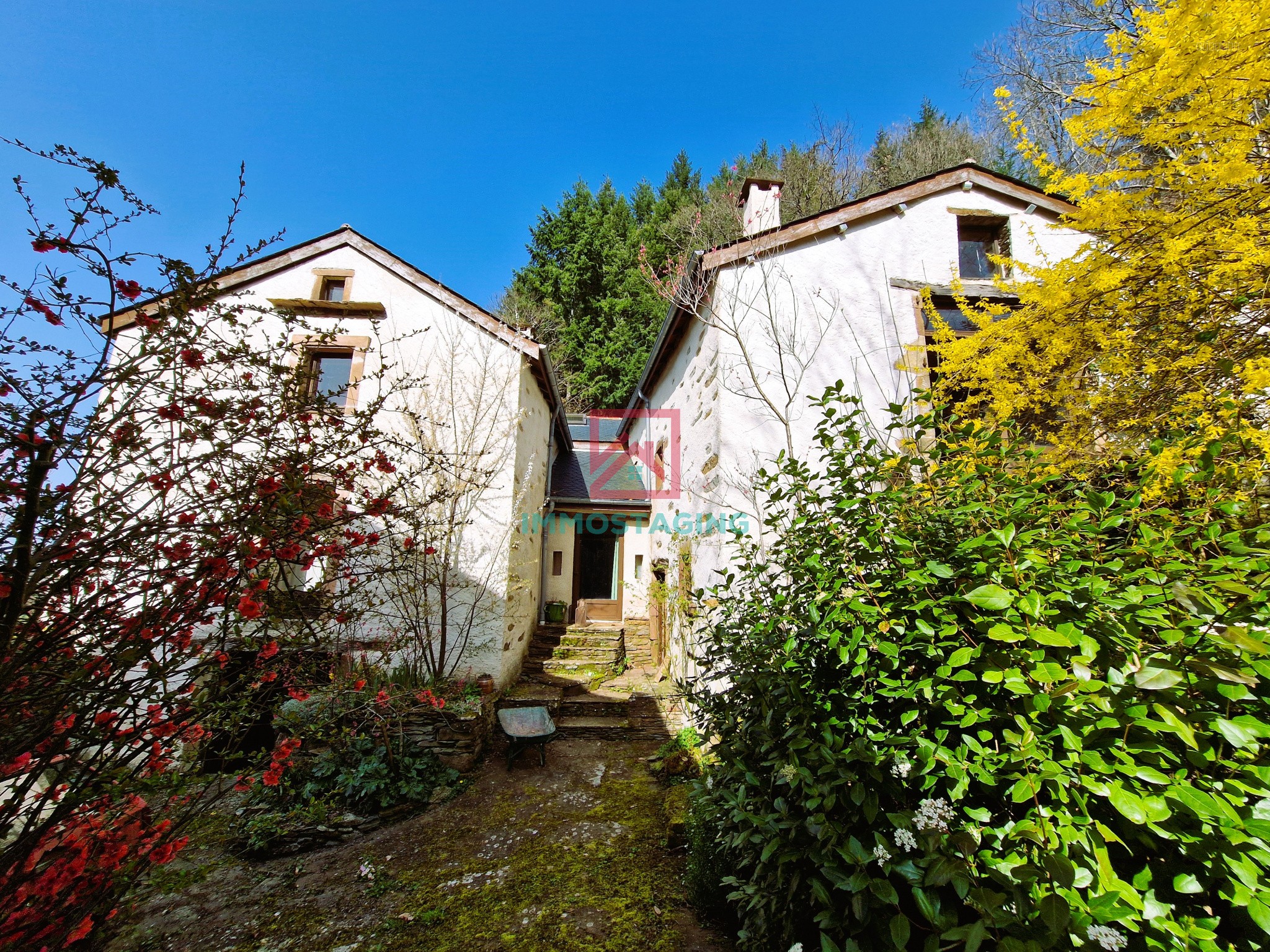 Bien immobilier à vendre à Laval roqueceziere, 200 m², 4 pièces – photo 1 sur 20