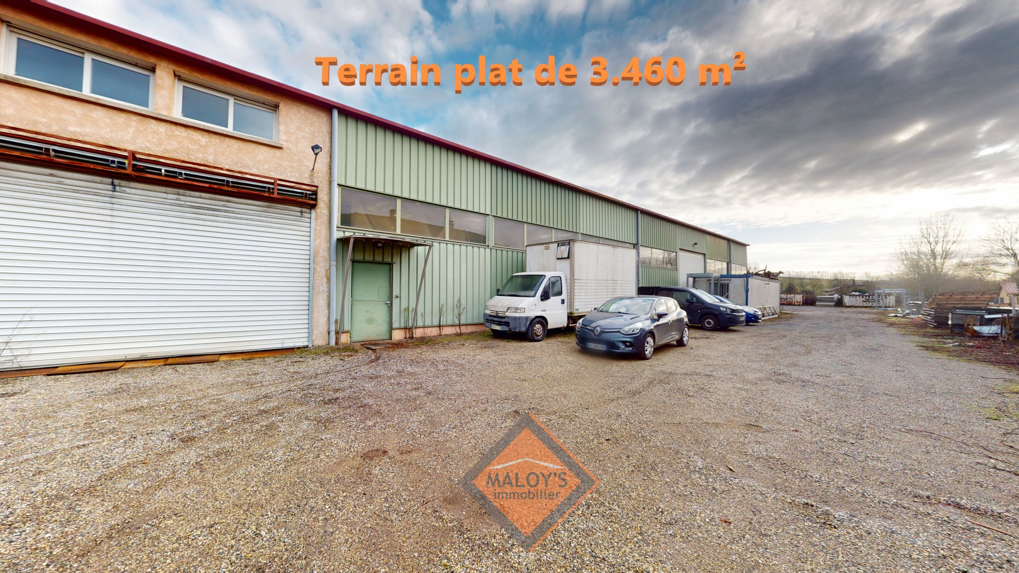 Bien immobilier à vendre à Val d oingt, 693 m² – photo 2 sur 6