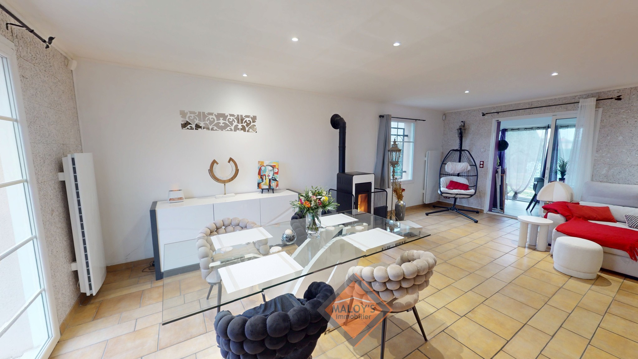 Viila de 2008 de 118m2 avec 3 chambres sur un terrain de 500m2 plat au coeur du joli village de Charentay — photo 6