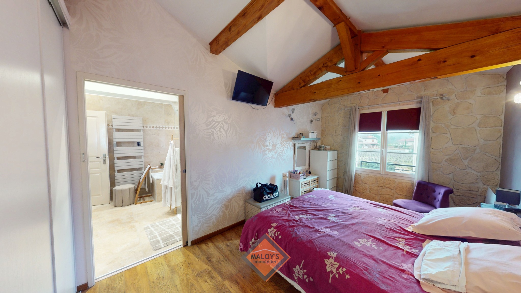 Viila de 2008 de 118m2 avec 3 chambres sur un terrain de 500m2 plat au coeur du joli village de Charentay — photo 8
