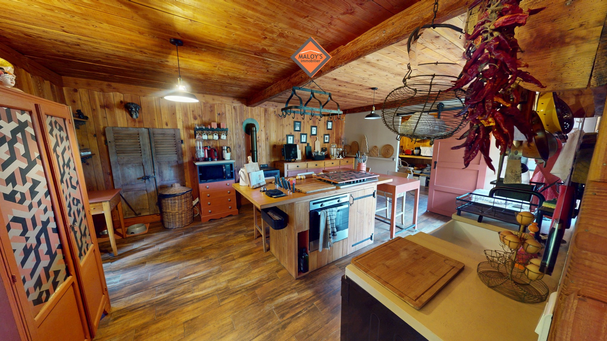 A vendre maison Saint-Just-d'Avray - 135m2 terrain de 676m2 - vue dégagée, deux terrasses, pierres — photo 9