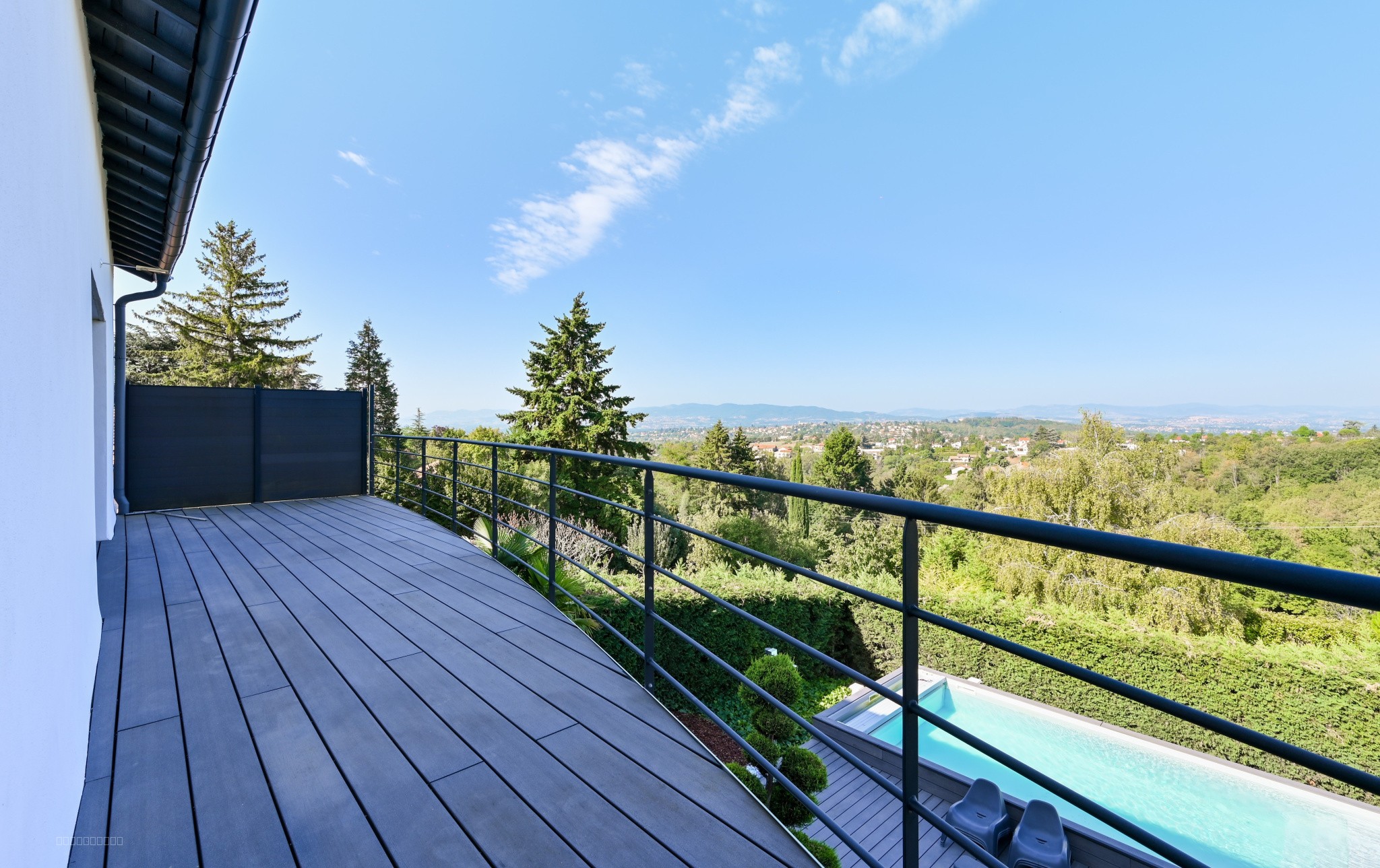 Villa rénovée Champagne-au-Mont-d'Or - 280m2 - Piscine jacuzzi garage vue — photo 8