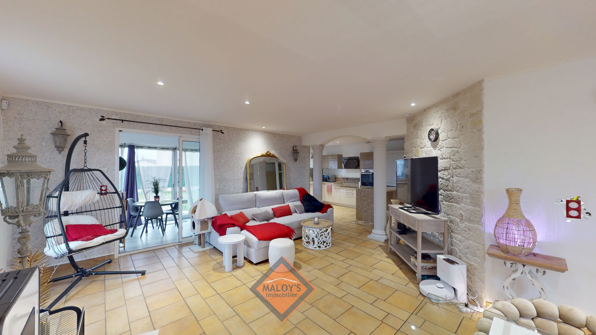 Viila de 2008 de 118m2 avec 3 chambres sur un terrain de 500m2 plat au coeur du joli village de Charentay — photo 4