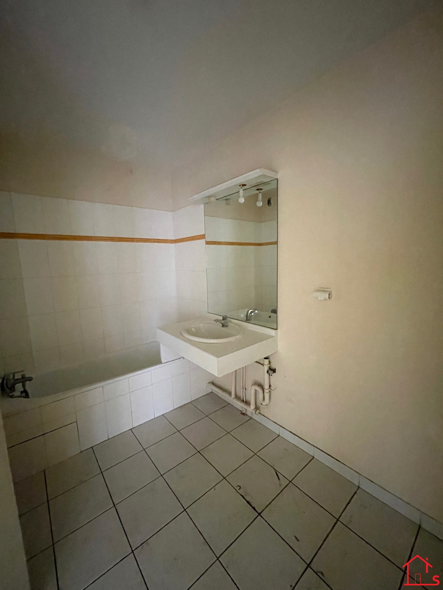 Appartement - LYON 8EME — photo 10