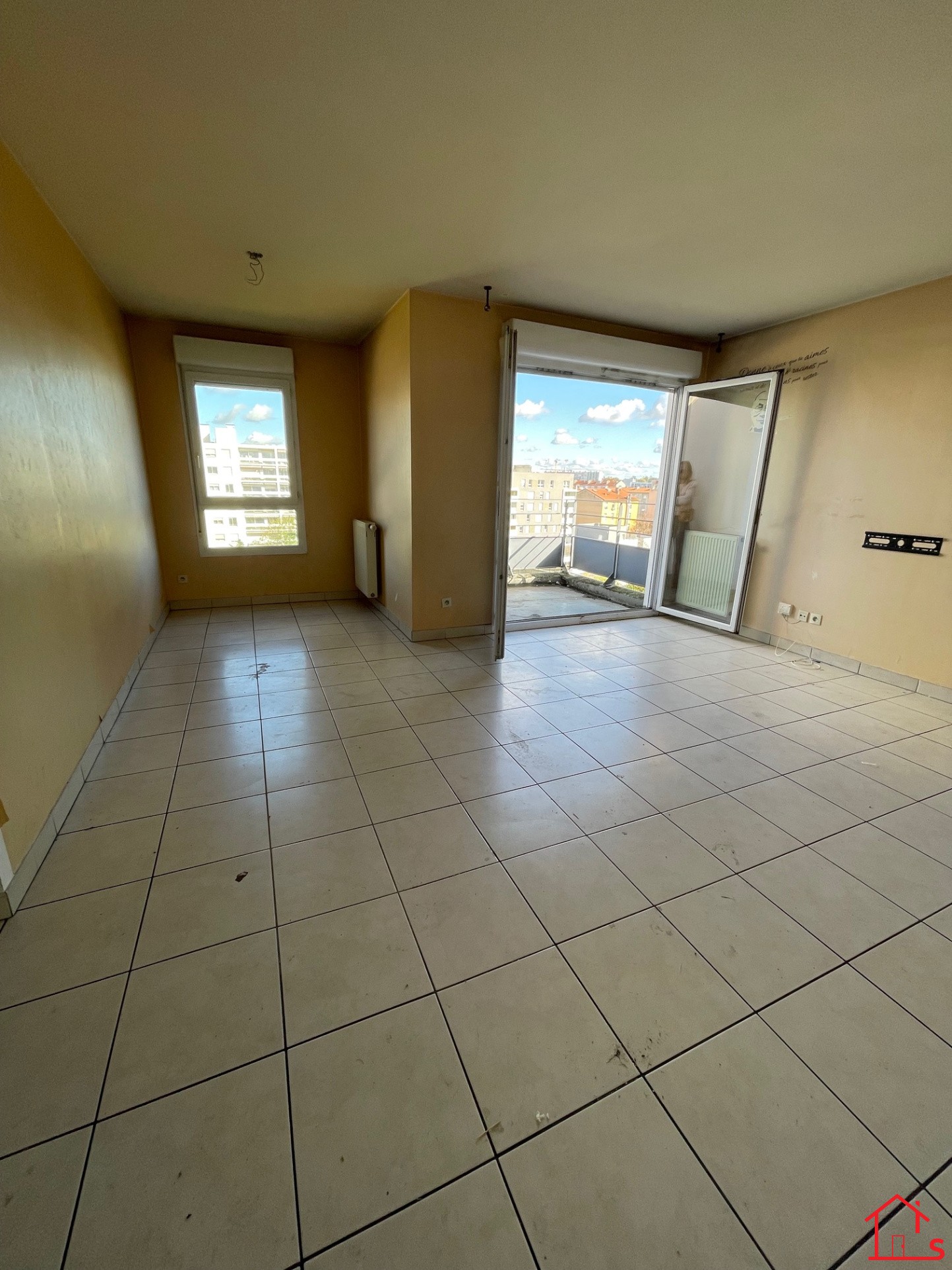 Appartement - LYON 8EME — photo 4