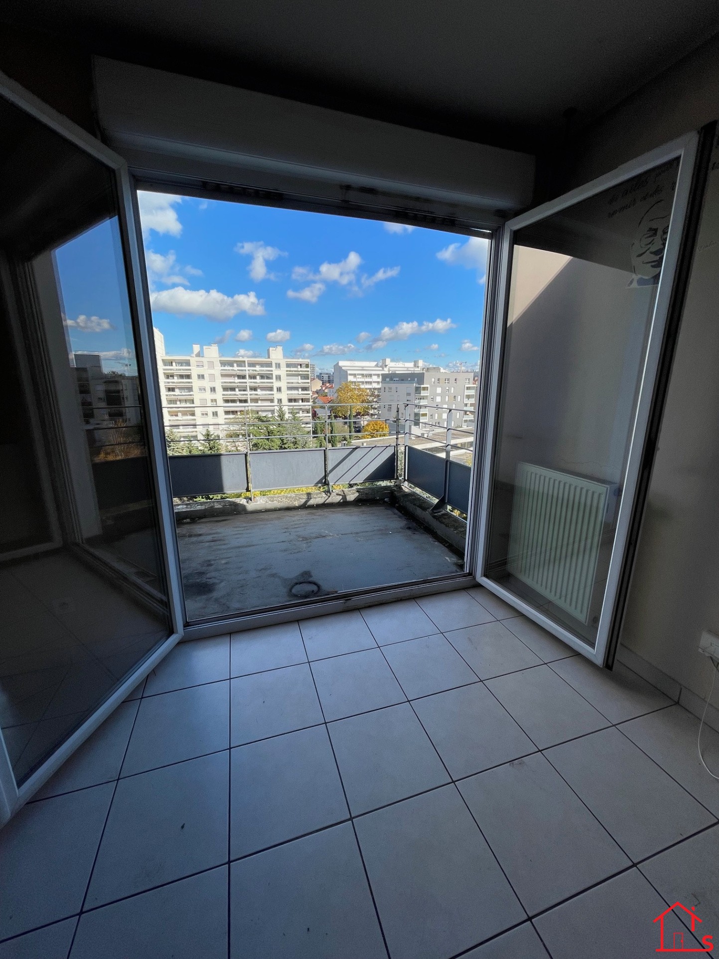 Appartement - LYON 8EME — photo 5