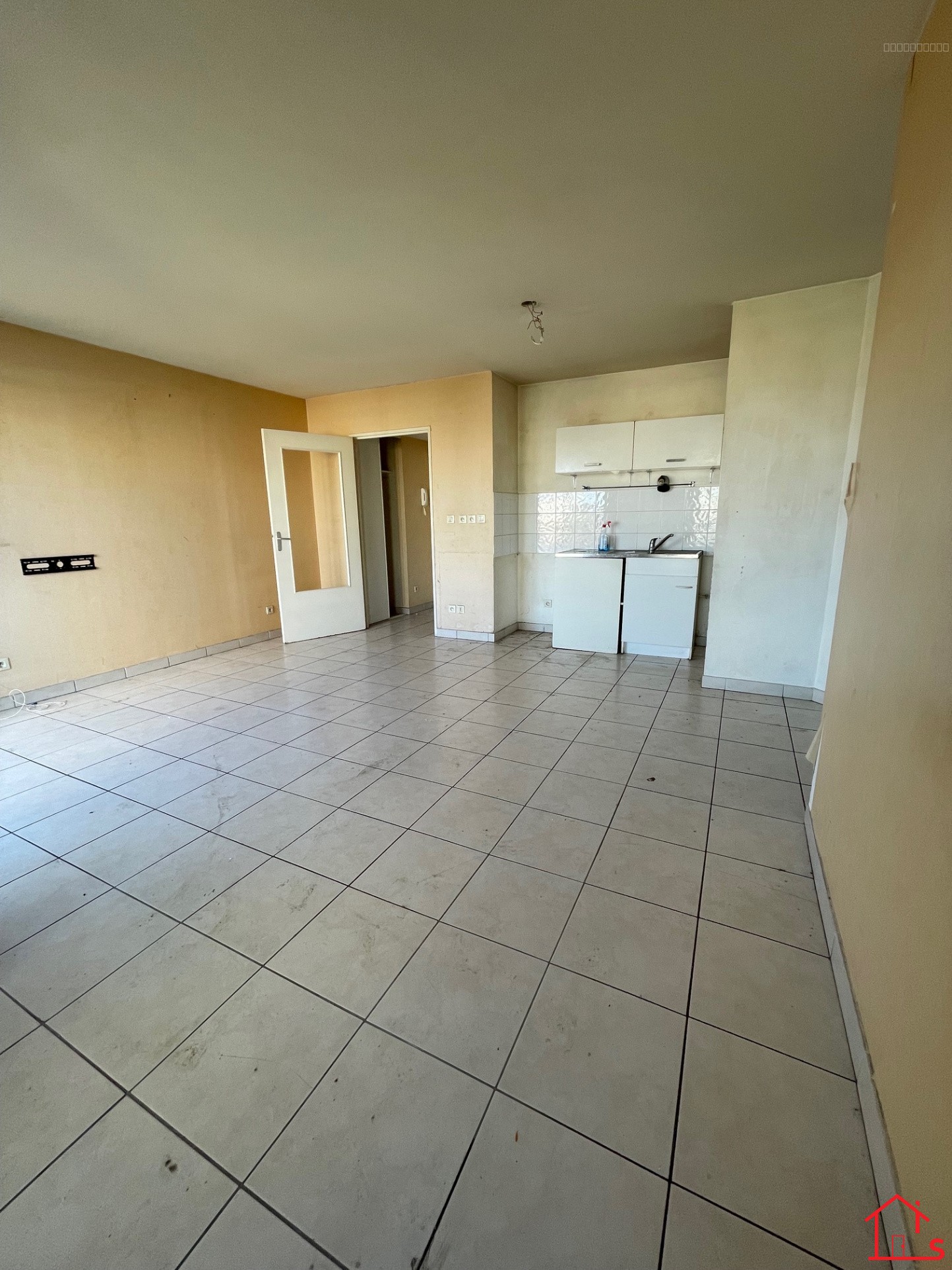 Appartement - LYON 8EME — photo 3