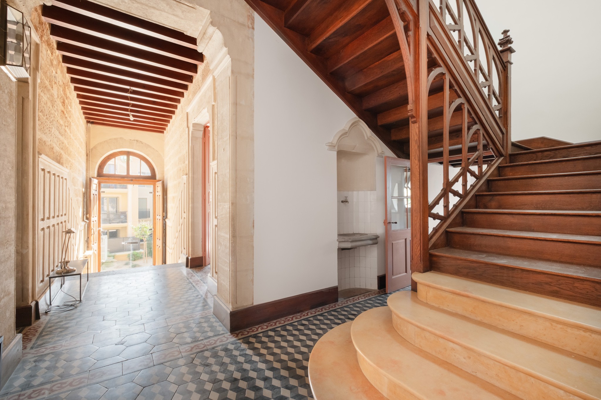 Bien immobilier à vendre à Uzes, 33,55 m², 5 pièces – photo 3 sur 14