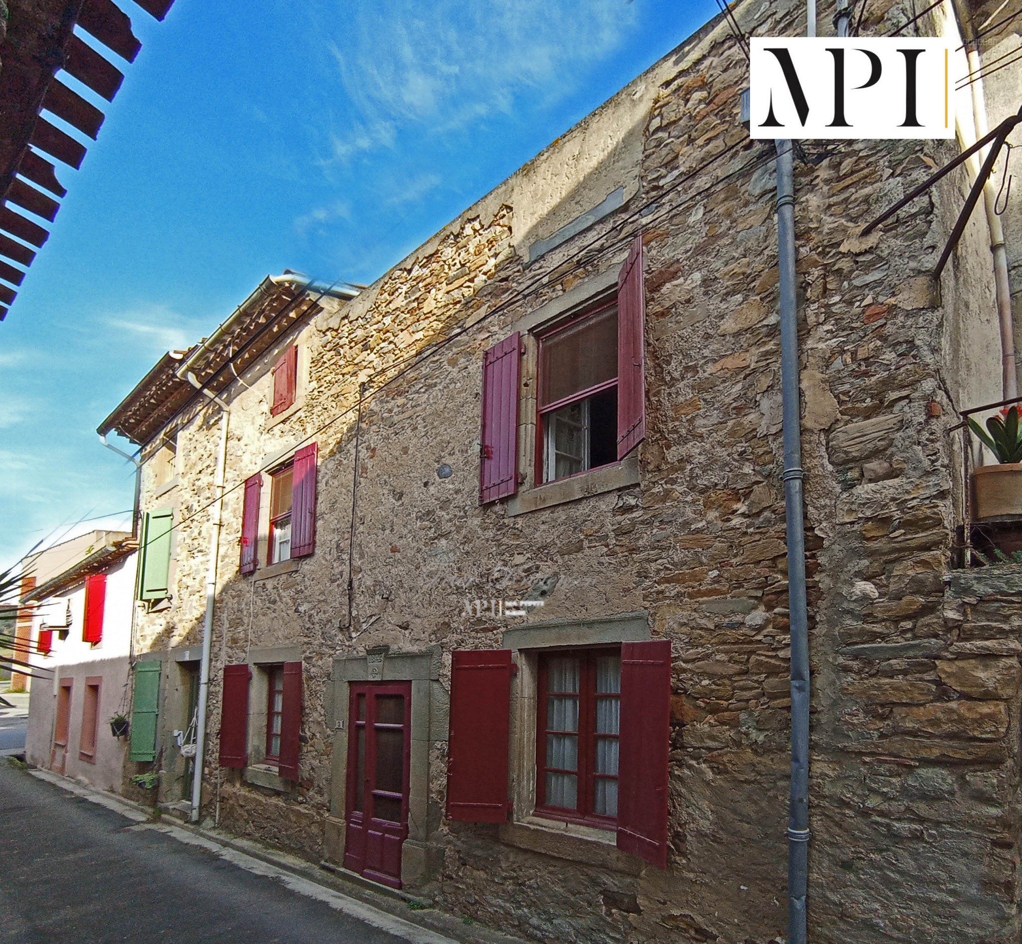 Bien immobilier à vendre à Felines minervois, 193 m², 7 pièces – photo 1 sur 13