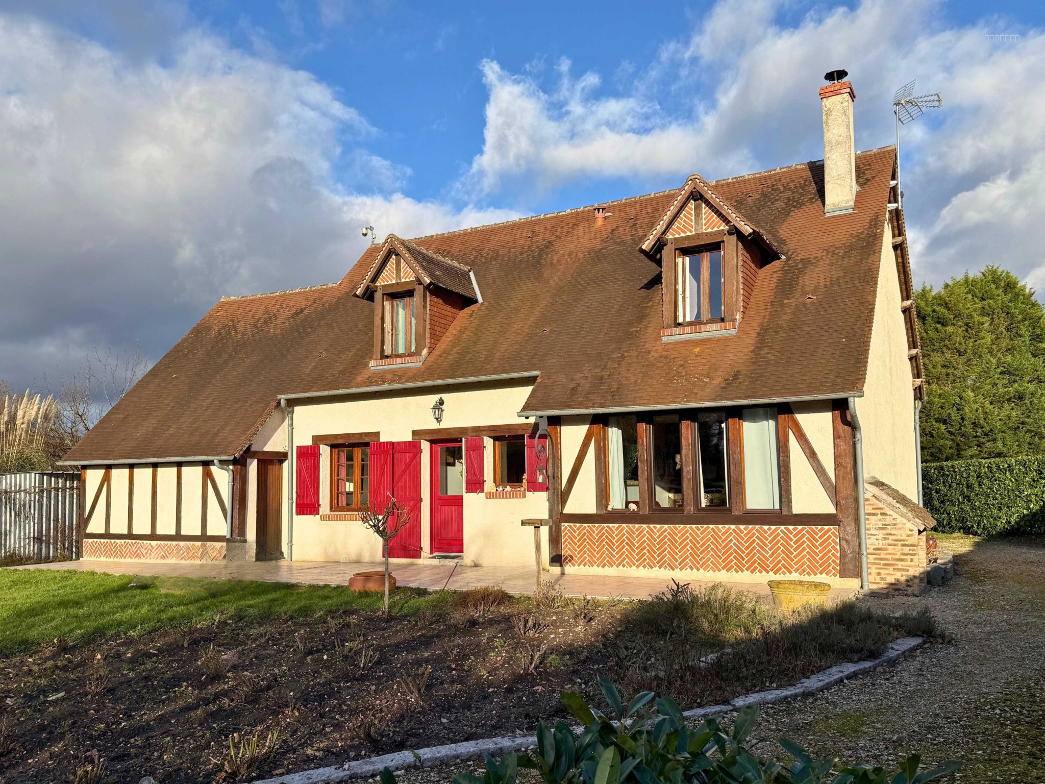 Maison à vendre à Selles st denis, 35,28 m², 9 pièces – photo 1 sur 16