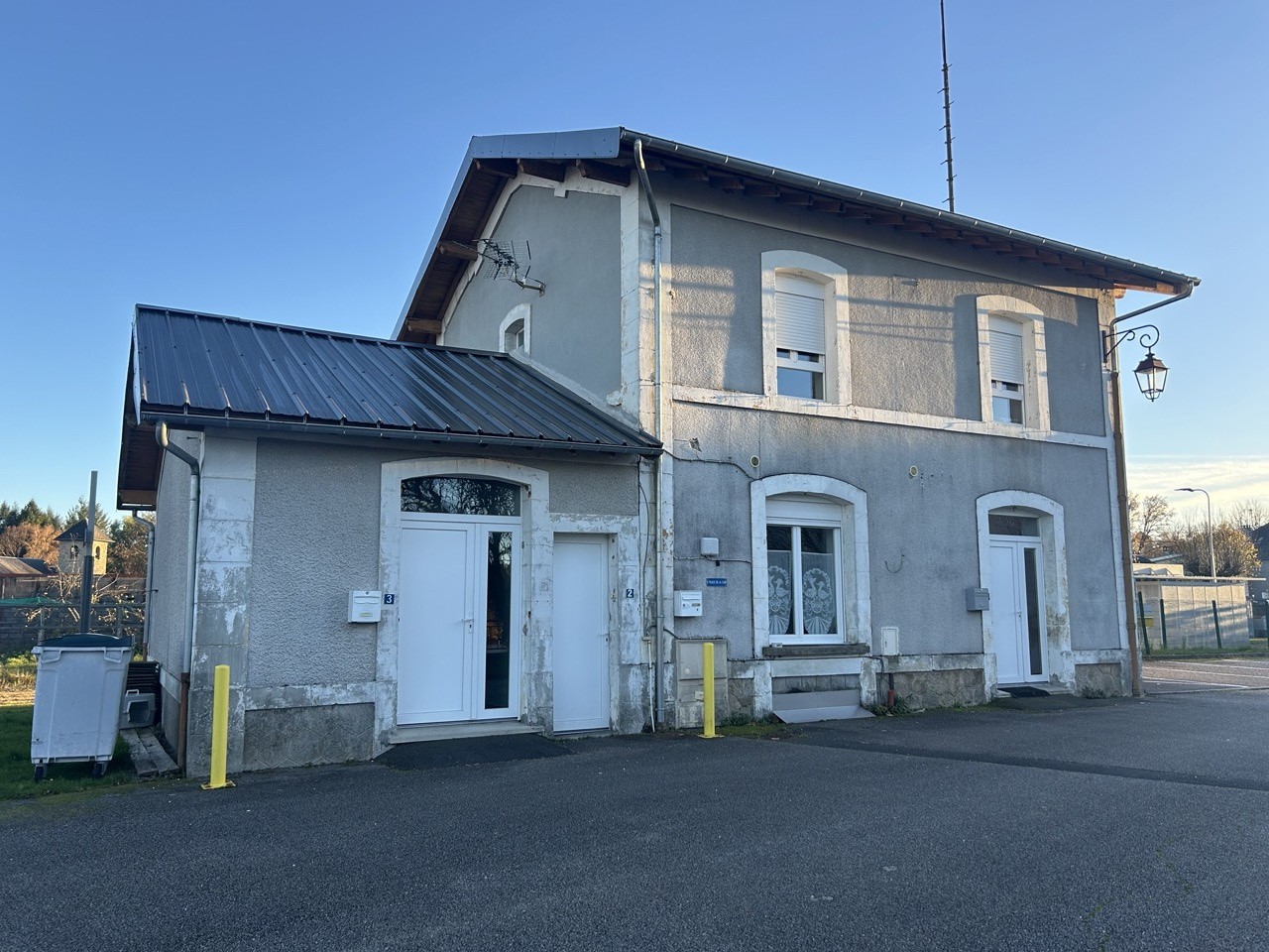 Immeuble à vendre à Montaignac st hippolyte, 151 m² – photo 1 sur 8